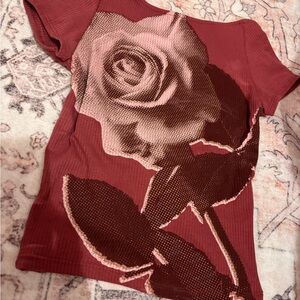 Urban Outfitters Red Rose Graphic Tee Size small, open back very lightly used